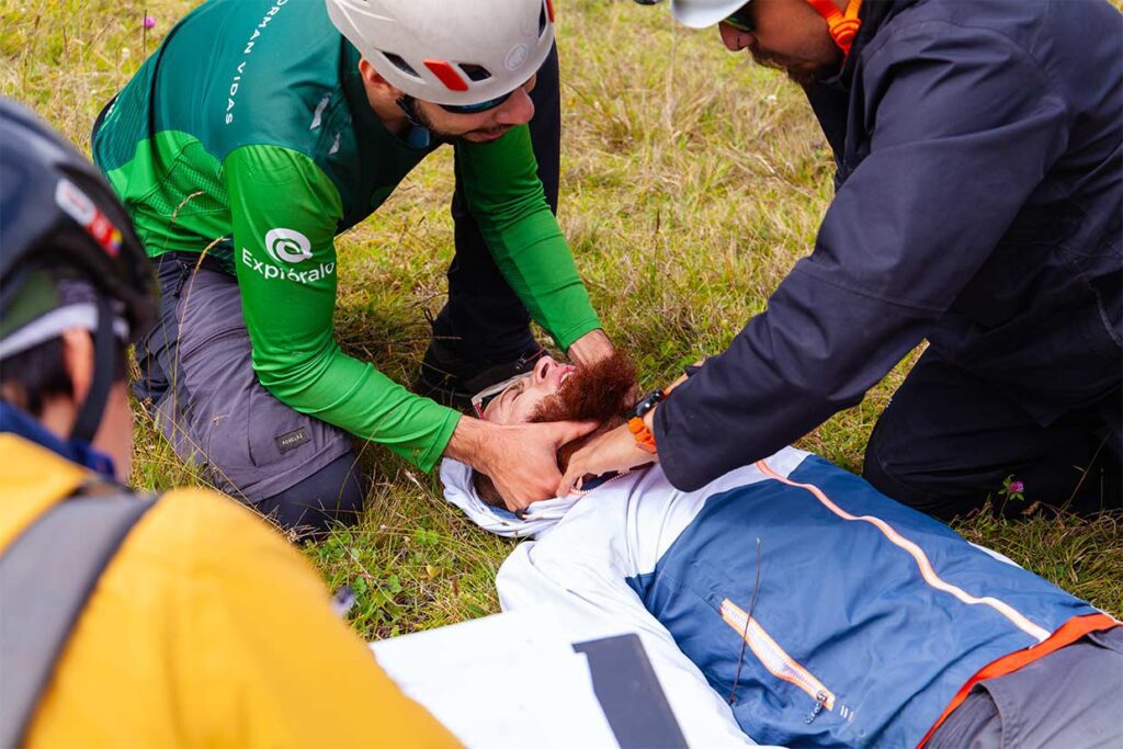 WFR Curso CEMMAA centro de entrenamiento en medicina de montaña y áreas agrestes