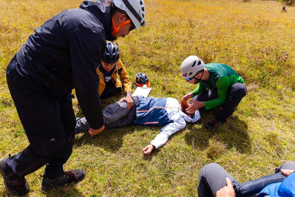 WFR Curso CEMMAA centro de entrenamiento en medicina de montaña y áreas agrestes