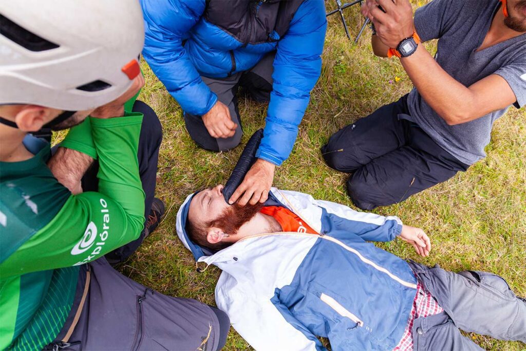 WFR Curso CEMMAA centro de entrenamiento en medicina de montaña y áreas agrestes